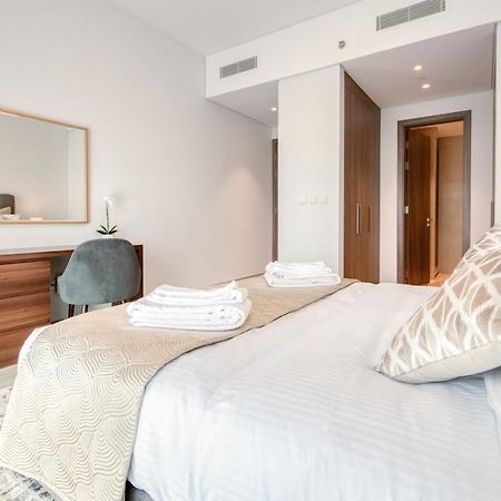 Sol Living - Sol Avenue Appartamento Dubai Esterno foto