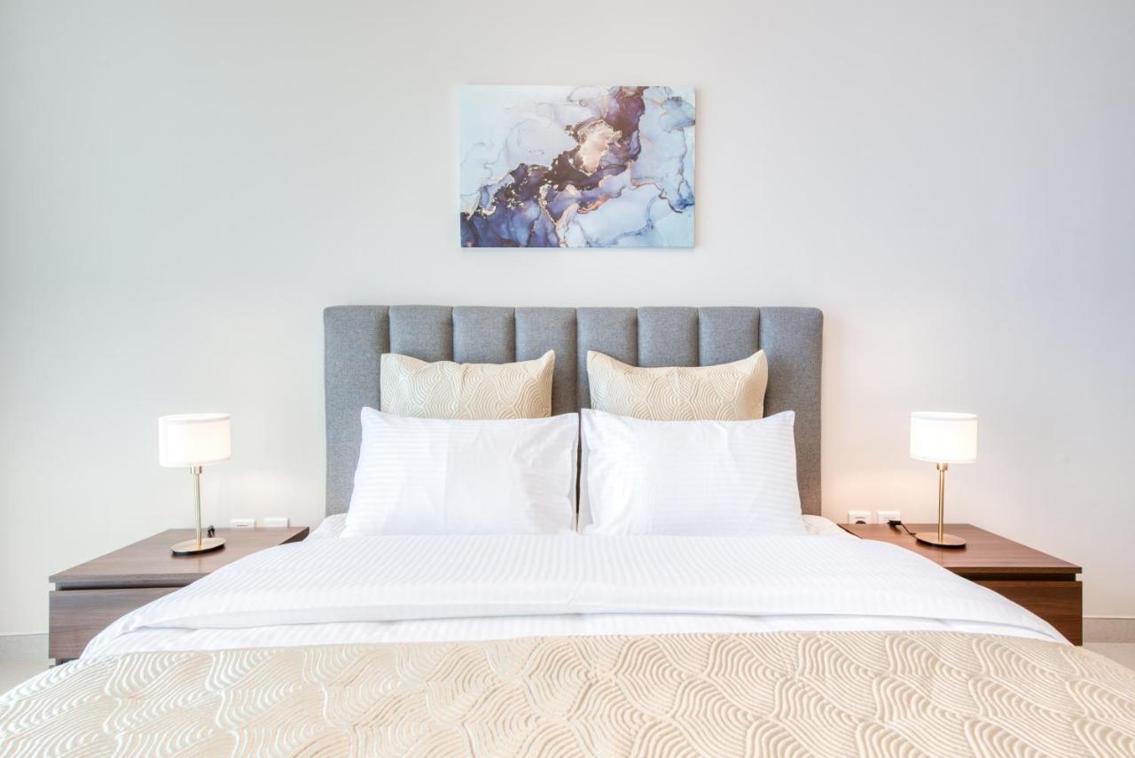 Sol Living - Sol Avenue Appartamento Dubai Esterno foto