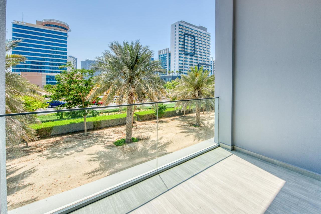 Sol Living - Sol Avenue Appartamento Dubai Esterno foto