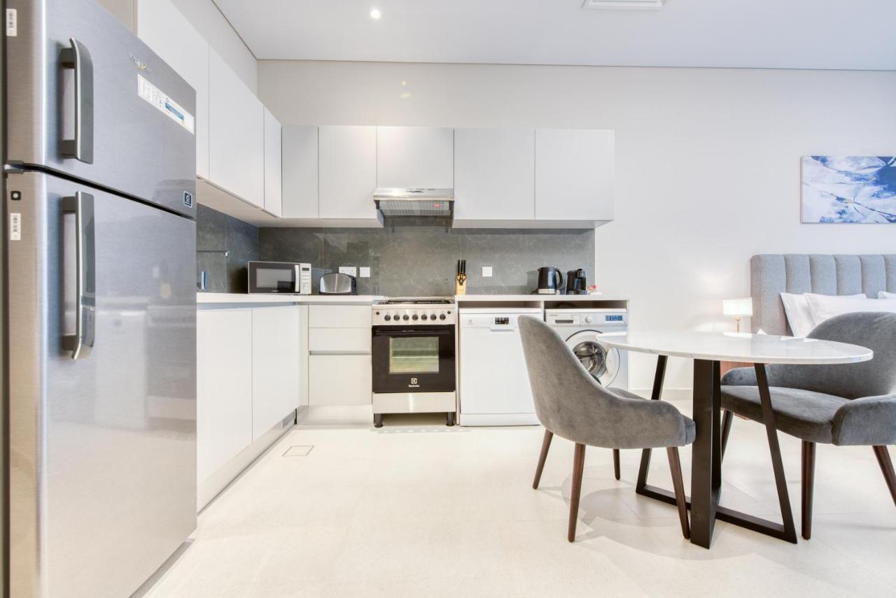 Sol Living - Sol Avenue Appartamento Dubai Esterno foto