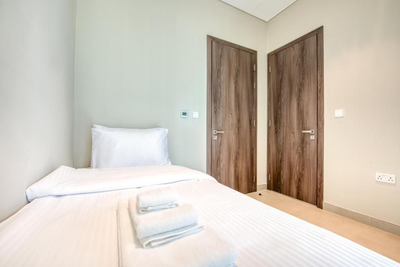 Sol Living - Sol Avenue Appartamento Dubai Esterno foto