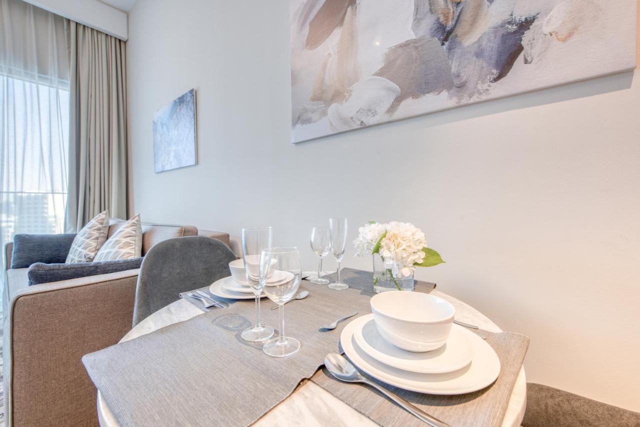 Sol Living - Sol Avenue Appartamento Dubai Esterno foto